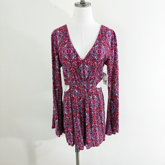 NWT Billabong Pink/Red Long Sleeve Floral Print Romper Sz Large V-Neck Cut Outs - Picture 12 of 13